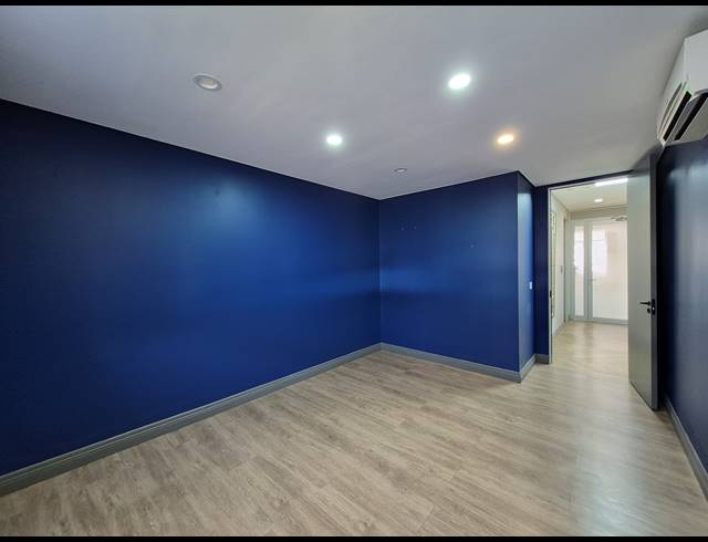 15M² OFFICE TO LET IN DUNKELD WEST